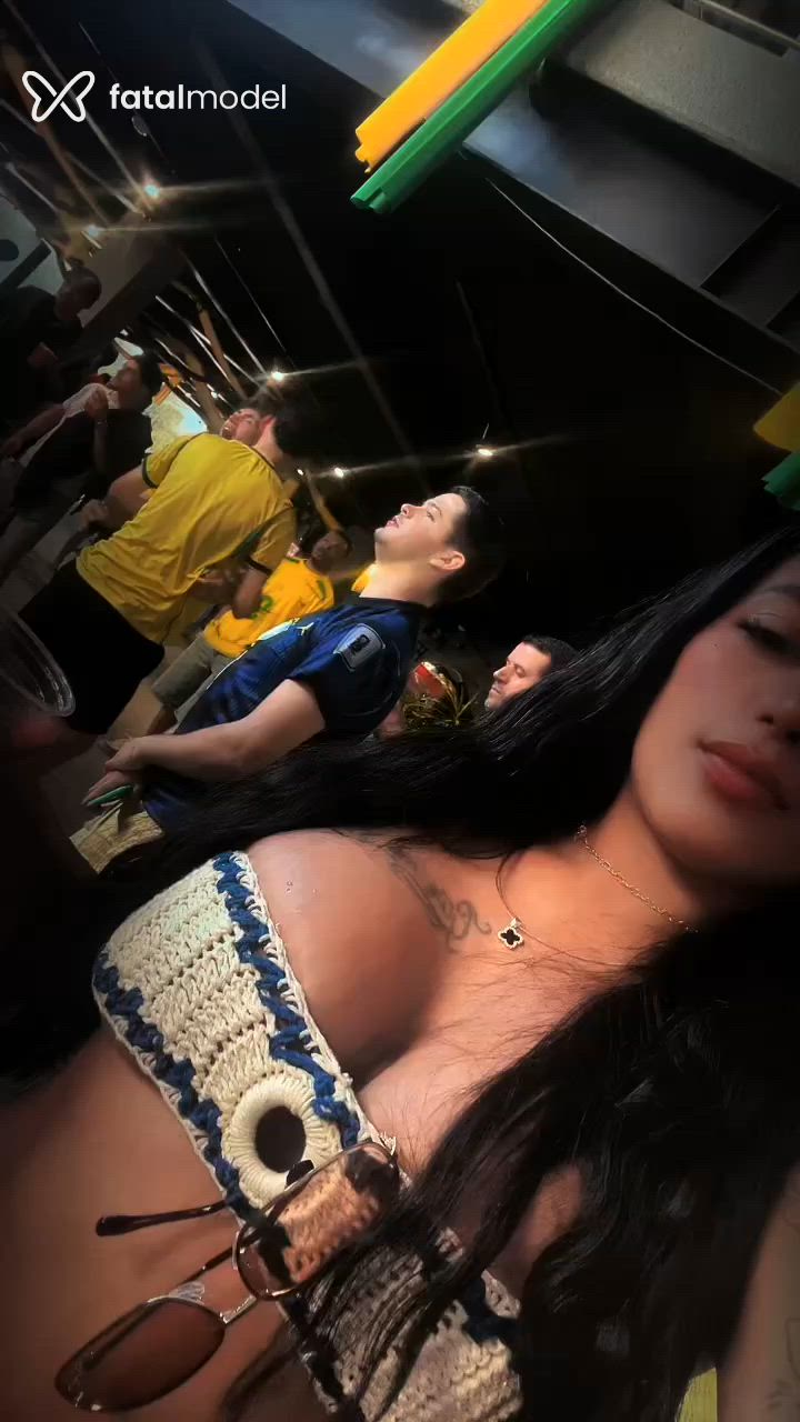 Acompanhante mulher morena (o) de olhos pretos - Marysol