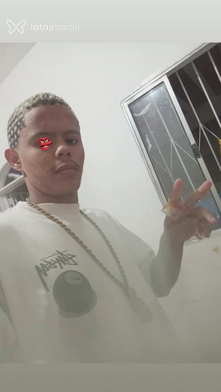 Acompanhante homem com cabelo castanho de olhos pretos - Comendor Acompanhante homem com cabelo castanho de olhos pretos - Comendor