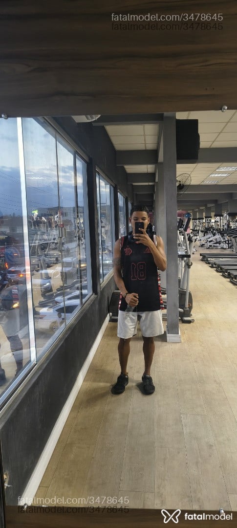 Acompanhante homem morena (o) de olhos pretos - Cezar Santos