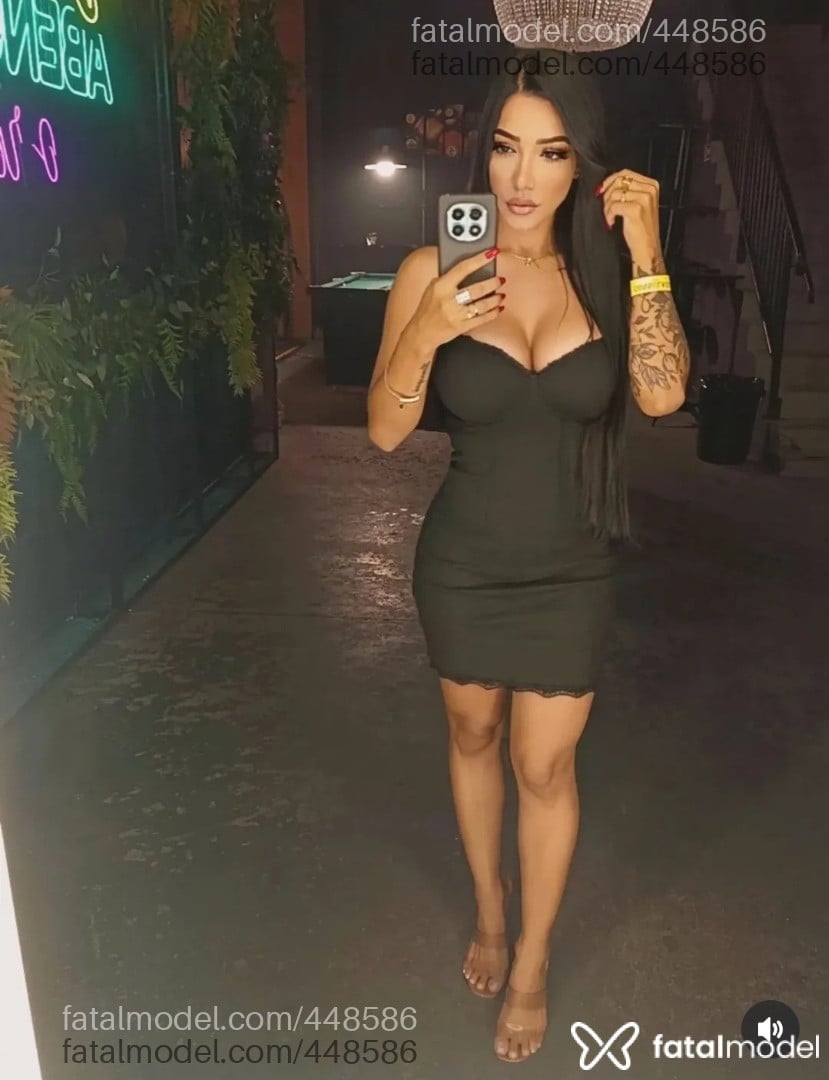 Acompanhante mulher com cabelo castanho de olhos castanhos - Marcela Vellani