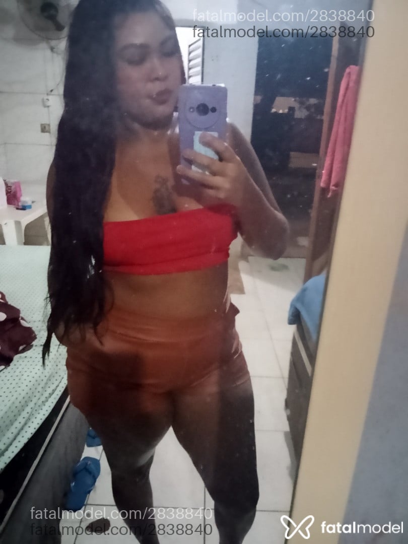 Acompanhante mulher morena (o) de olhos pretos - Fernanda