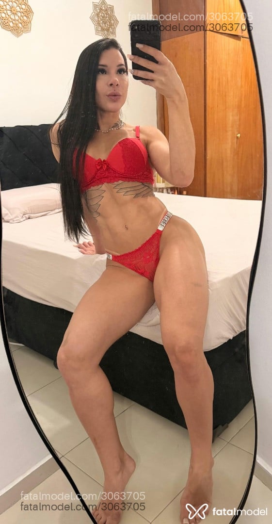 Acompanhante mulher morena (o) de olhos pretos - Paola Albuquerque