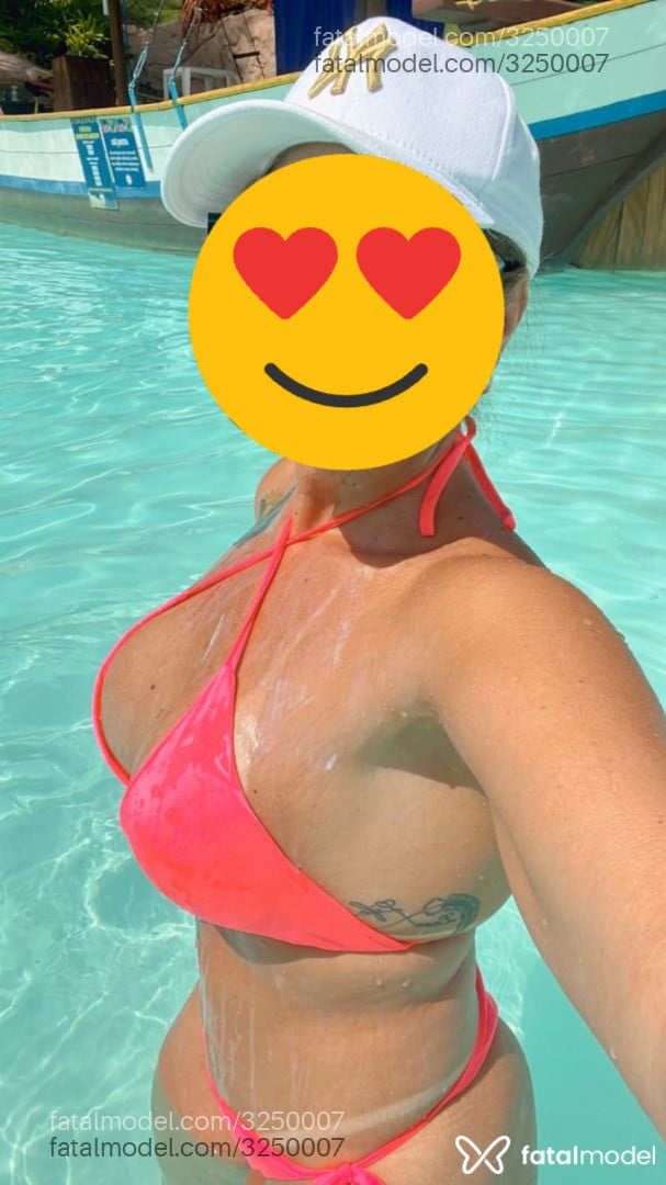 Acompanhante mulher loira (o) de olhos verdes - Clara