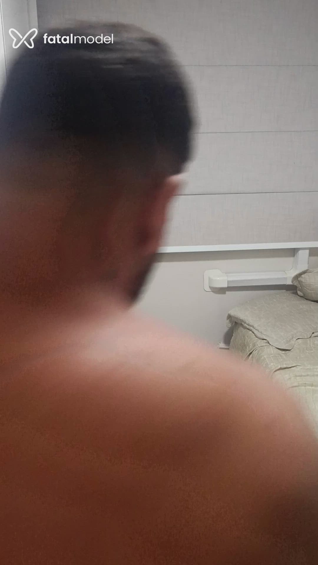 Acompanhante homem com cabelo castanho de olhos castanhos - Robert