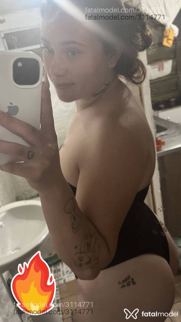 Acompanhante mulher com cabelo castanho de olhos castanhos em Tramandaí Acompanhante mulher com cabelo castanho de olhos castanhos em Tramandaí - Kakaa