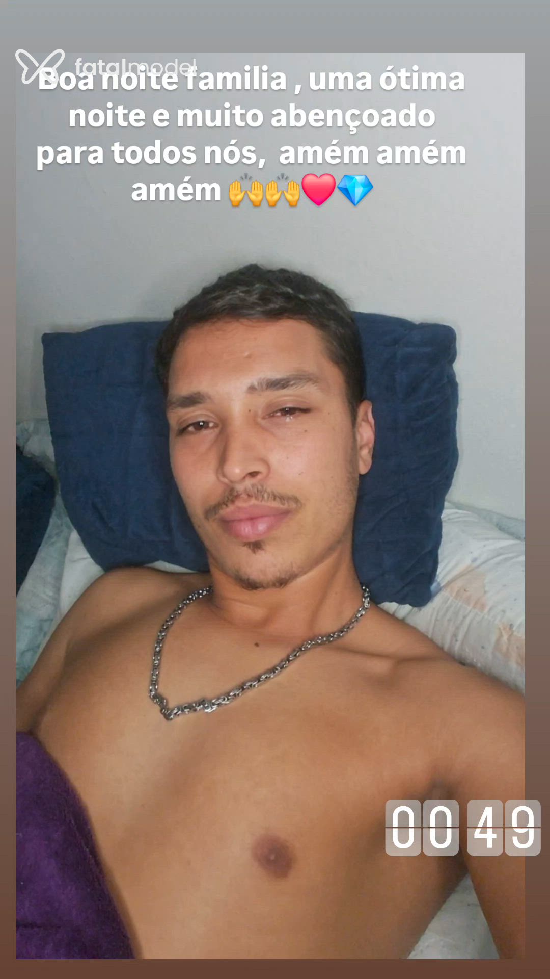 Acompanhante homem com cabelo castanho de olhos mel - Felipe Acompanhante homem com cabelo castanho de olhos mel - Felipe