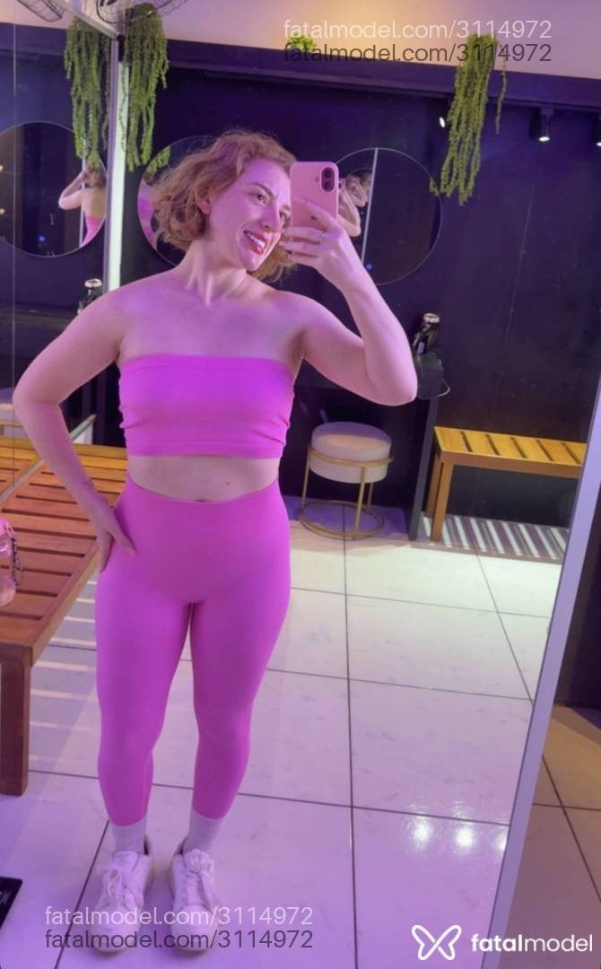 Acompanhante mulher ruiva (o) de olhos castanhos - Luana Novais Acompanhante mulher ruiva (o) de olhos castanhos - Luana Novais