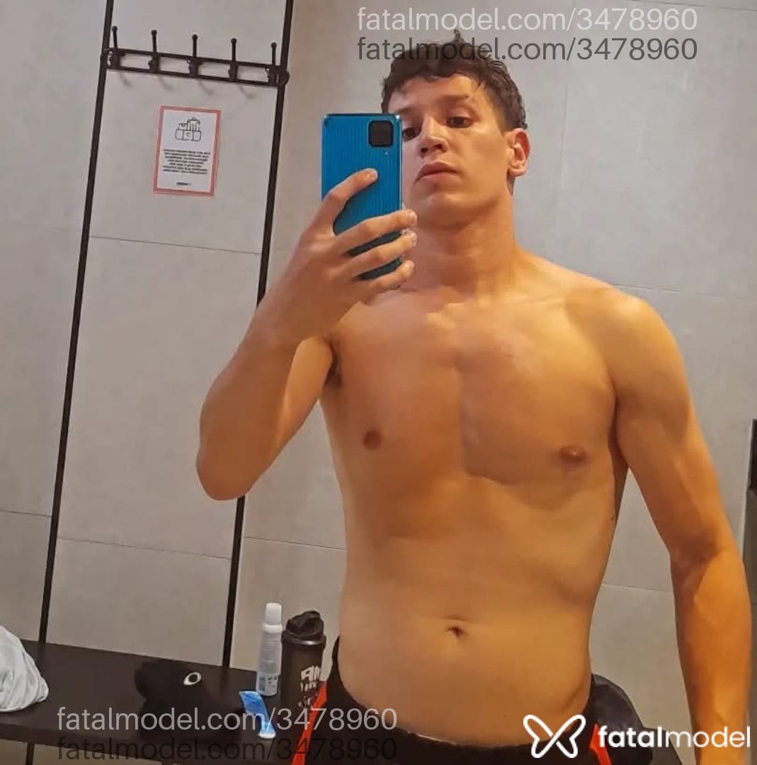 Acompanhante homem com cabelo castanho de olhos mel - Alemão