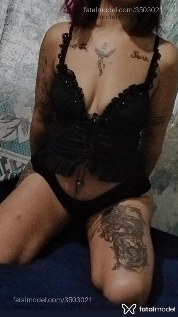 Acompanhante mulher ruiva (o) de olhos castanhos - Natália