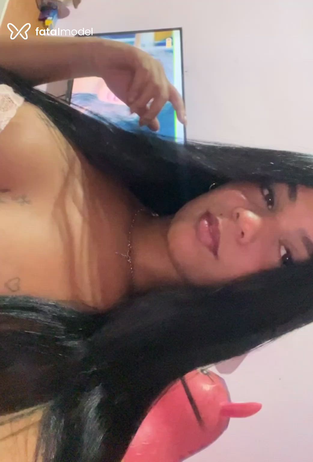 Acompanhante mulher morena (o) de olhos pretos - Vi Morena
