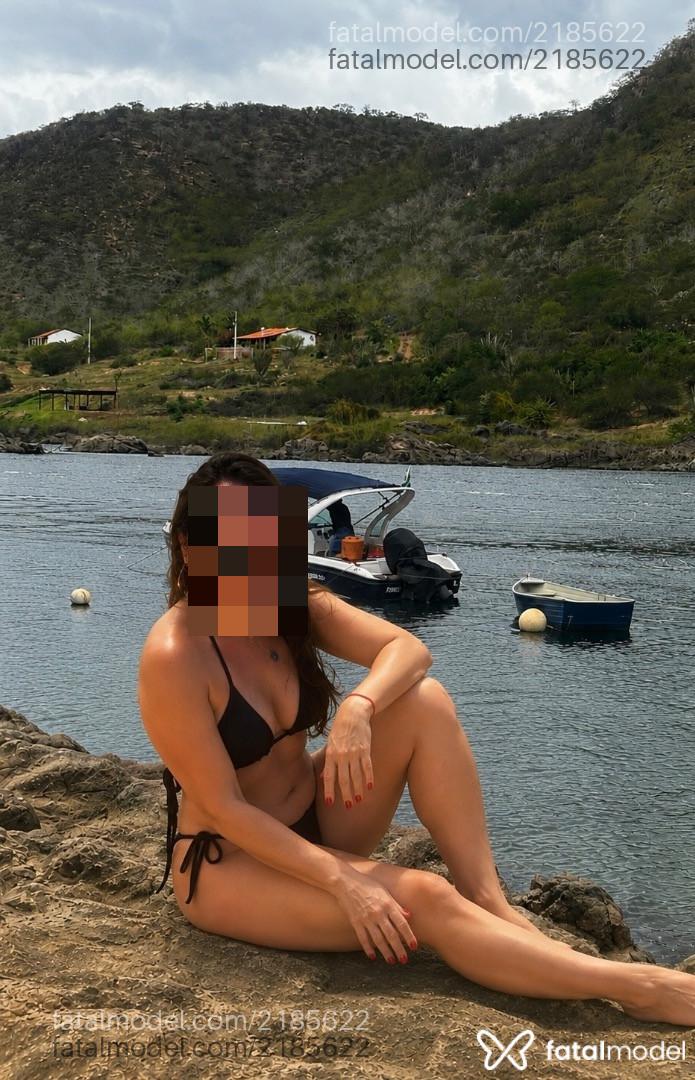 Acompanhante mulher com cabelo castanho de olhos castanhos - Bella