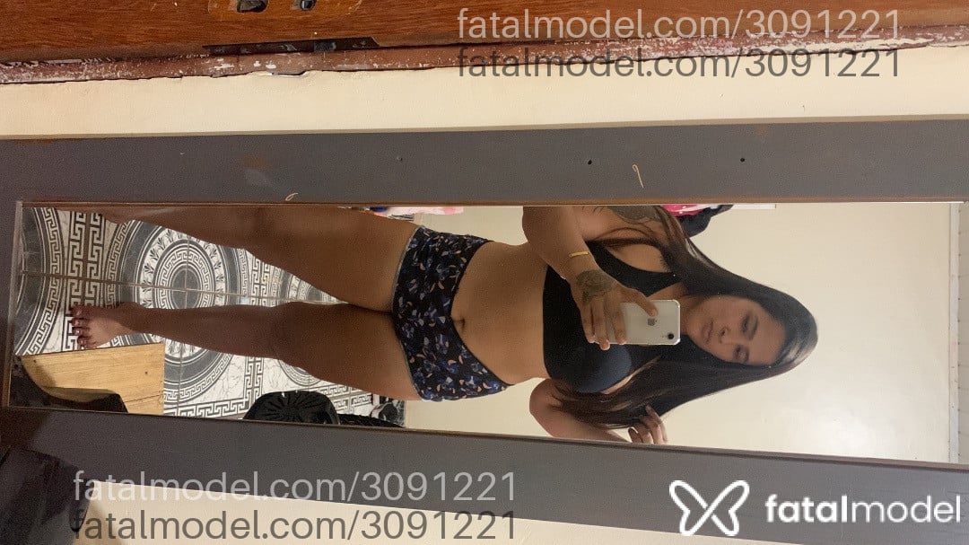 Acompanhante mulher com cabelo castanho de olhos castanhos - Malu