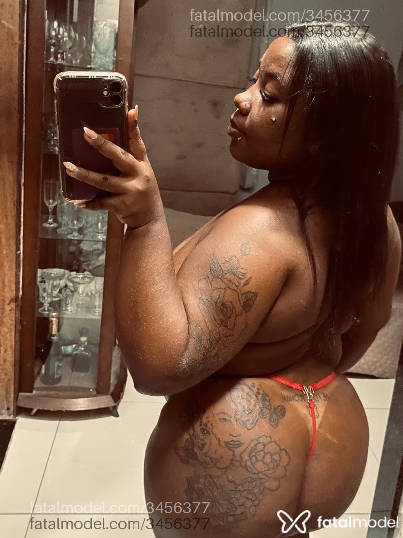 Acompanhante mulher com cabelo castanho de olhos pretos - Rayssa Acompanhante mulher com cabelo castanho de olhos pretos - Rayssa