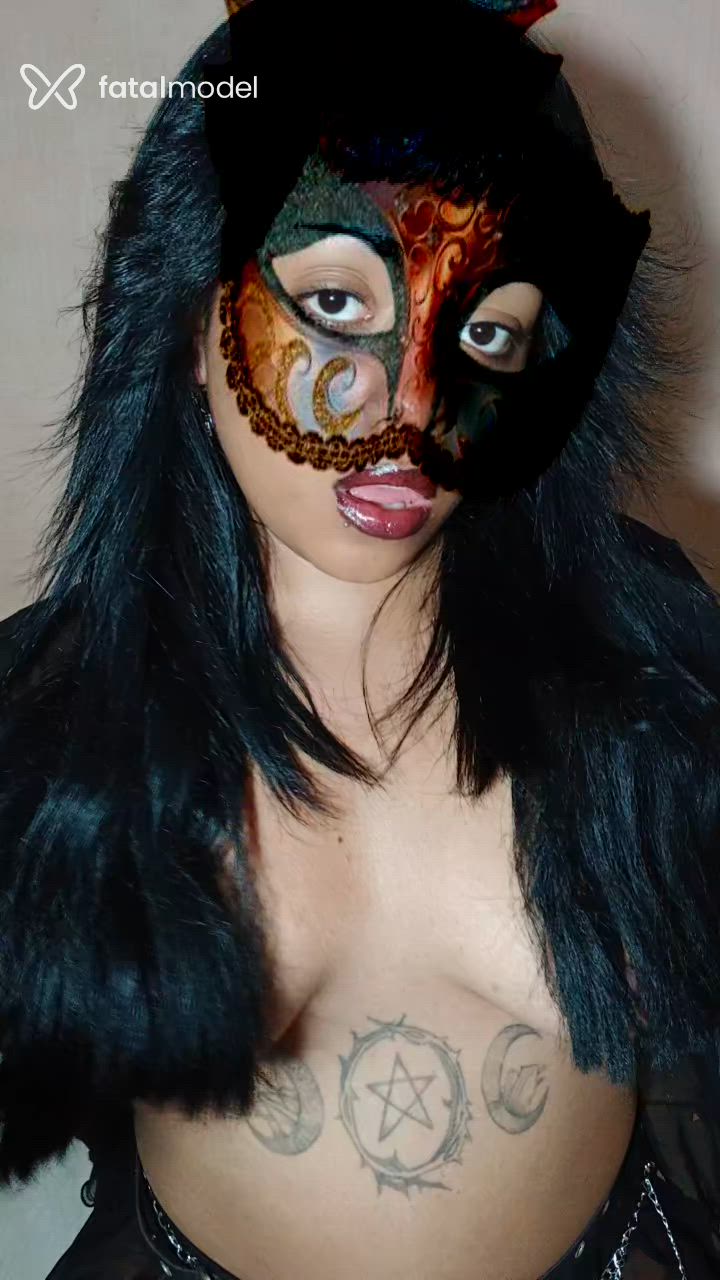 Acompanhante mulher morena (o) de olhos castanhos - Scarlett Negra Acompanhante mulher morena (o) de olhos castanhos - Scarlett Negra