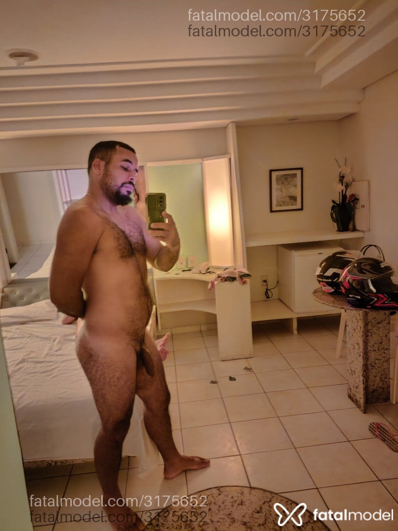 Acompanhante homem morena (o) de olhos pretos - Henrique