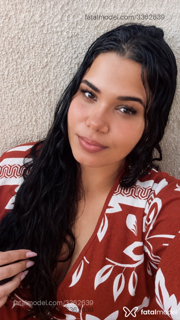 Acompanhante mulher morena (o) de olhos castanhos - Allimeendes