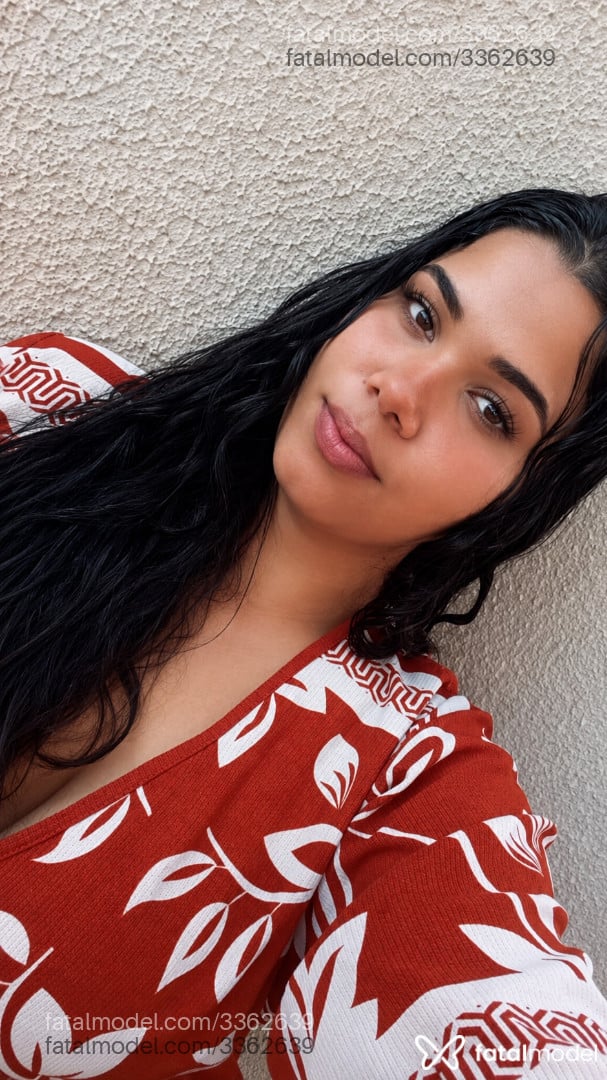 Acompanhante mulher morena (o) de olhos castanhos - Allimeendes
