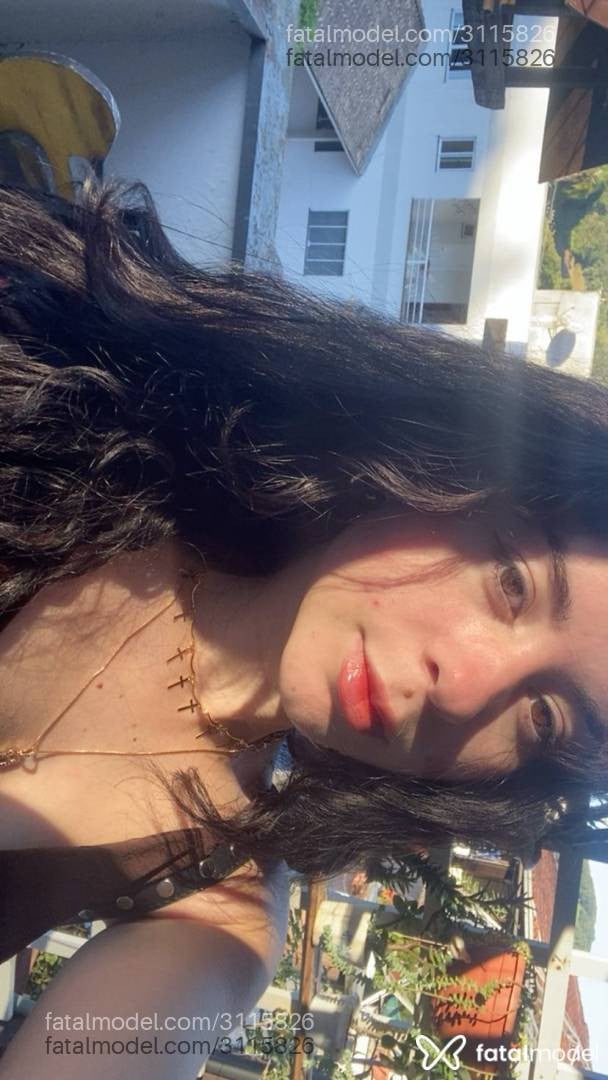 Acompanhante mulher morena (o) de olhos castanhos - Manezinha