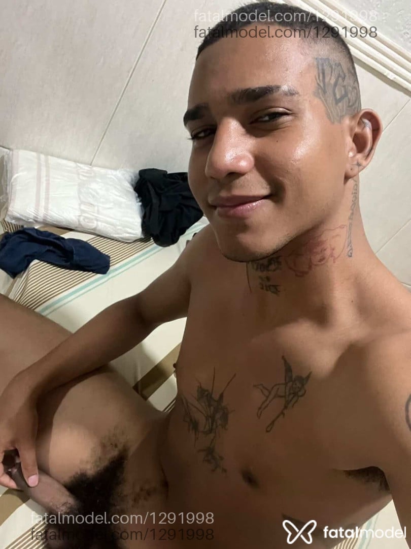 Acompanhante homem morena (o) de olhos pretos - Vitinho Acompanhante homem morena (o) de olhos pretos - Vitinho