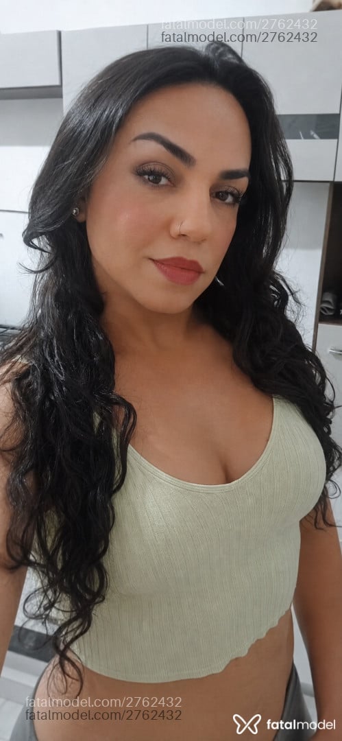 Acompanhante mulher trans com cabelo castanho de olhos castanhos - Robertatrans