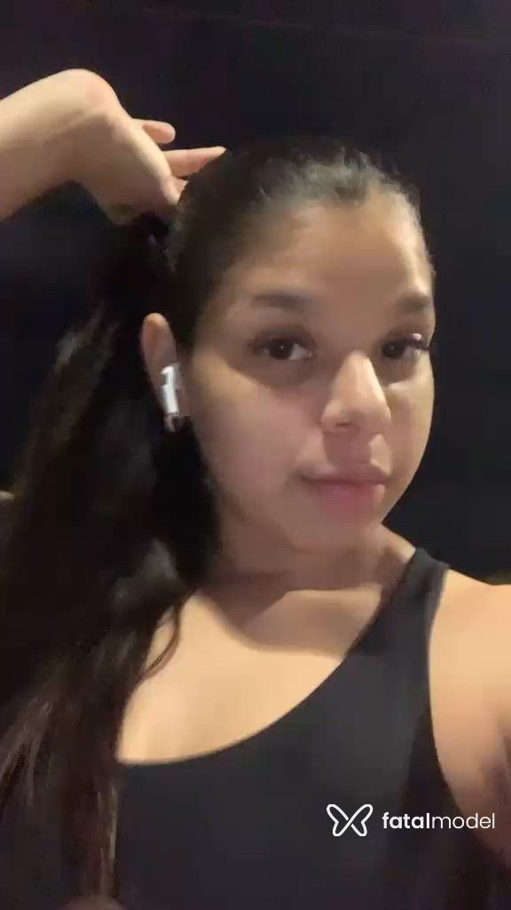 Acompanhante mulher morena (o) de olhos castanhos - Yasminzinha