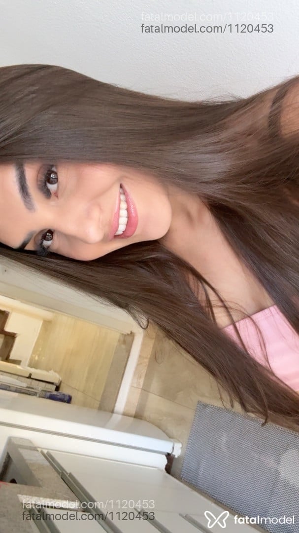 Acompanhante mulher com cabelo castanho de olhos castanhos - Larissa bueno Acompanhante mulher com cabelo castanho de olhos castanhos - Larissa bueno