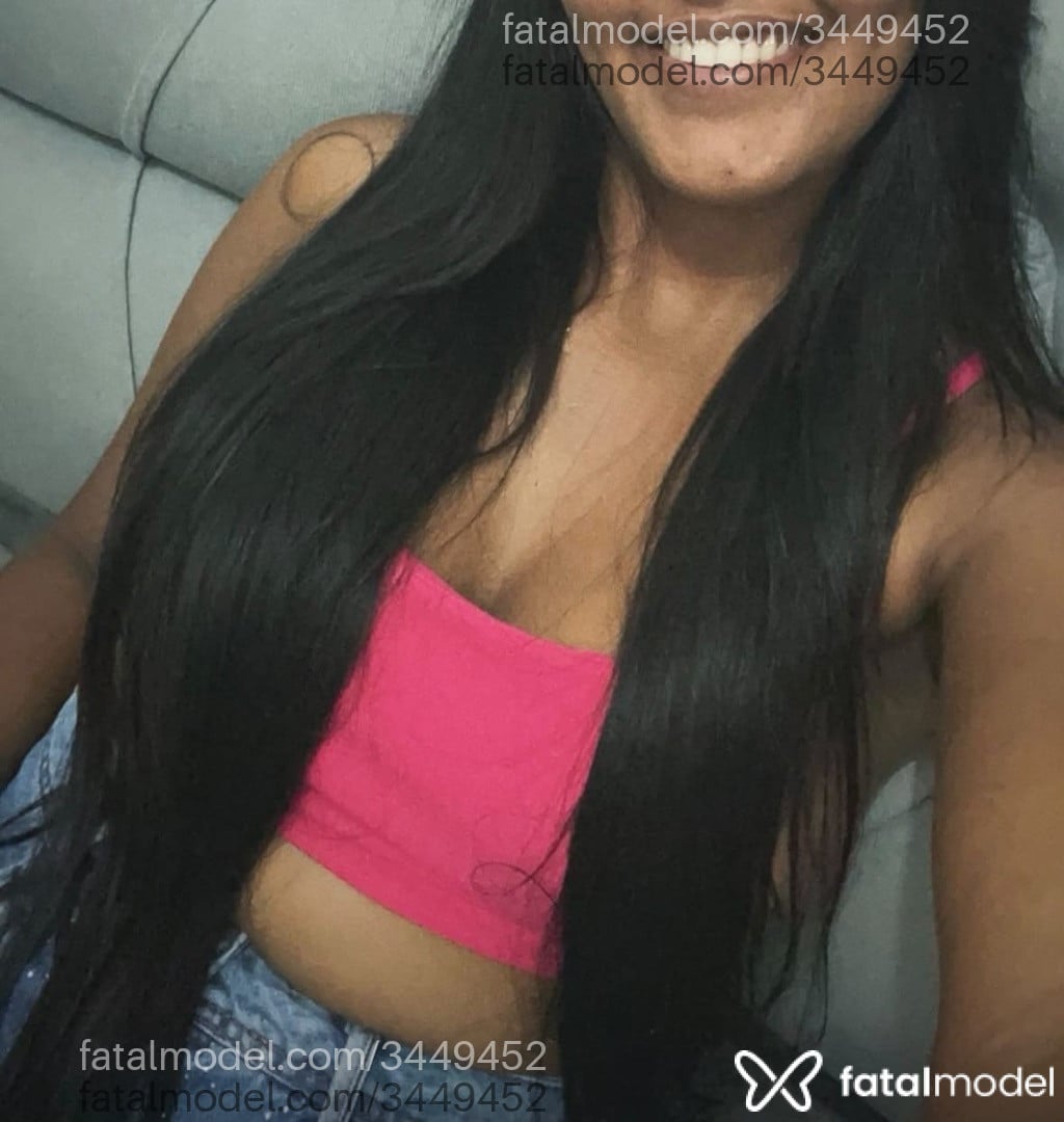 Acompanhante mulher morena (o) de olhos castanhos - Luiza