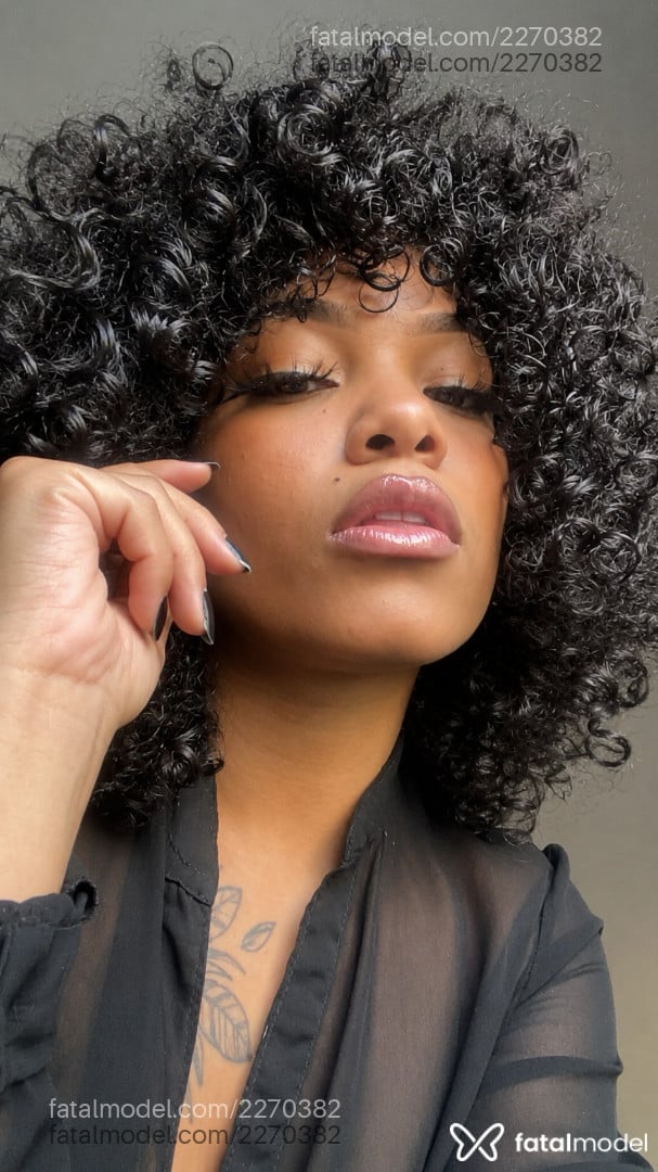 Acompanhante mulher morena (o) de olhos mel - Yara Morenno