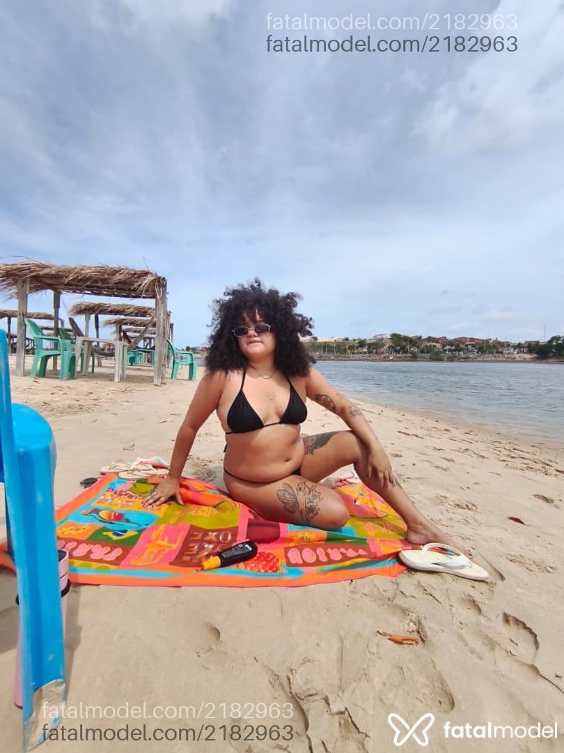 Acompanhante mulher com cabelo castanho de olhos castanhos - Manu Ferrez
