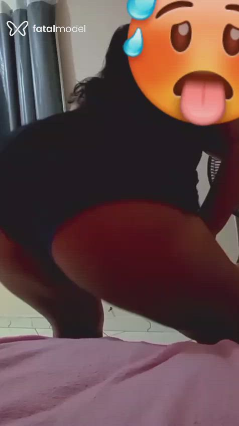 Acompanhante mulher morena (o) de olhos pretos - Bruna