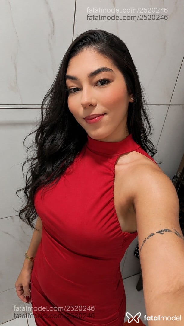 Acompanhante mulher morena (o) de olhos pretos - Heloísa