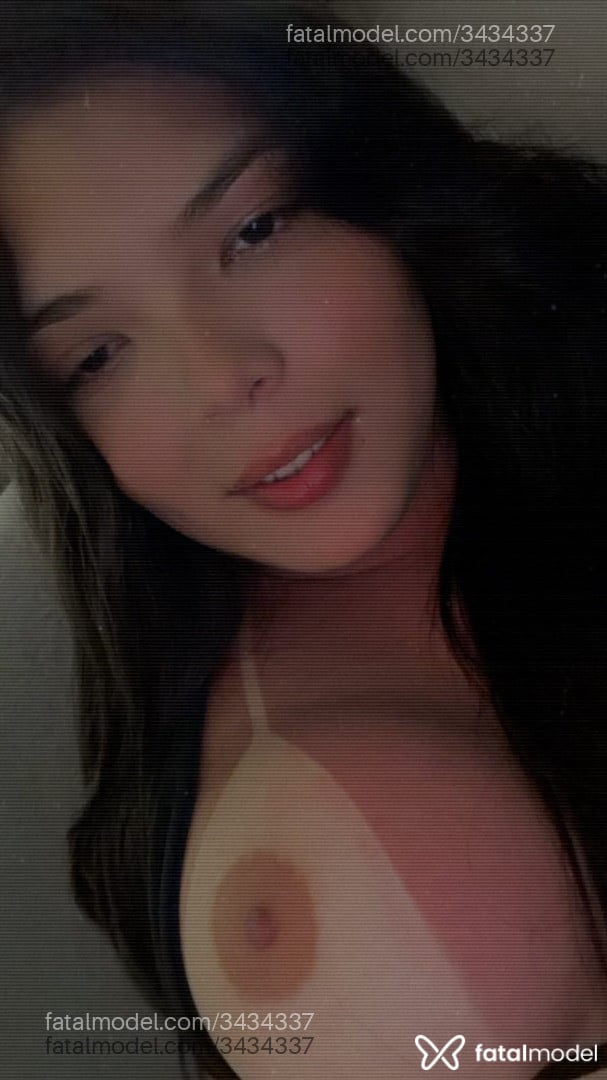 Acompanhante mulher morena (o) de olhos castanhos - Hevelly Cardoso