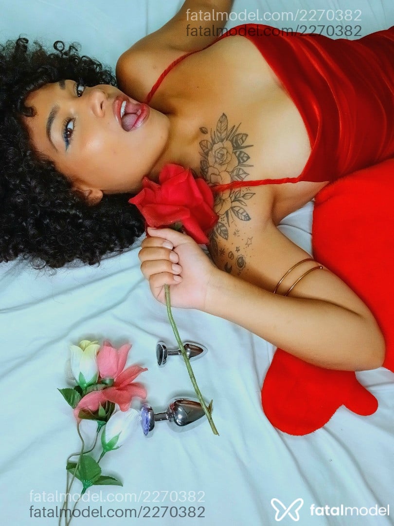 Acompanhante mulher morena (o) de olhos mel - Yara Morenno