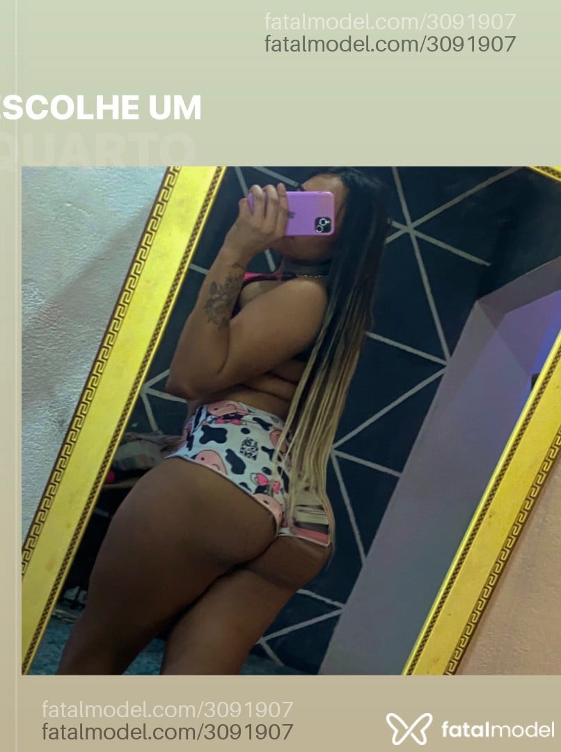 Acompanhante mulher trans morena (o) de olhos castanhos - Evellyn