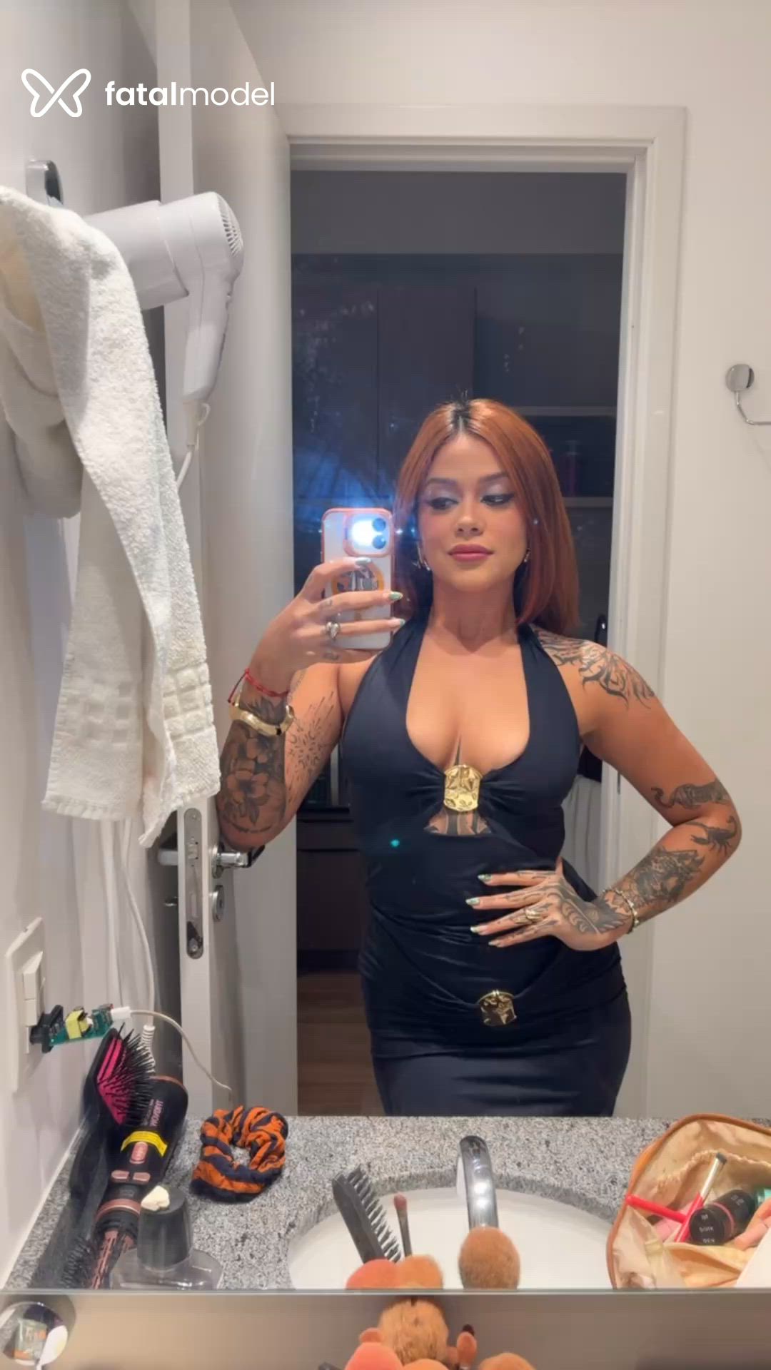 Acompanhante mulher ruiva (o) de olhos castanhos - Marii Liss