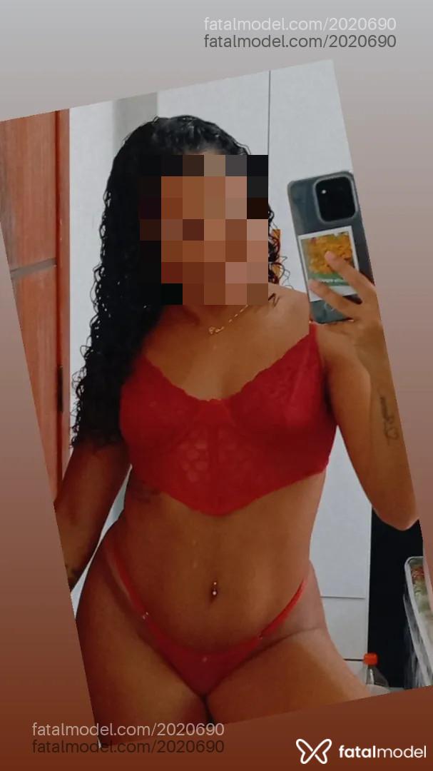 Acompanhante mulher morena (o) de olhos castanhos - Juliana