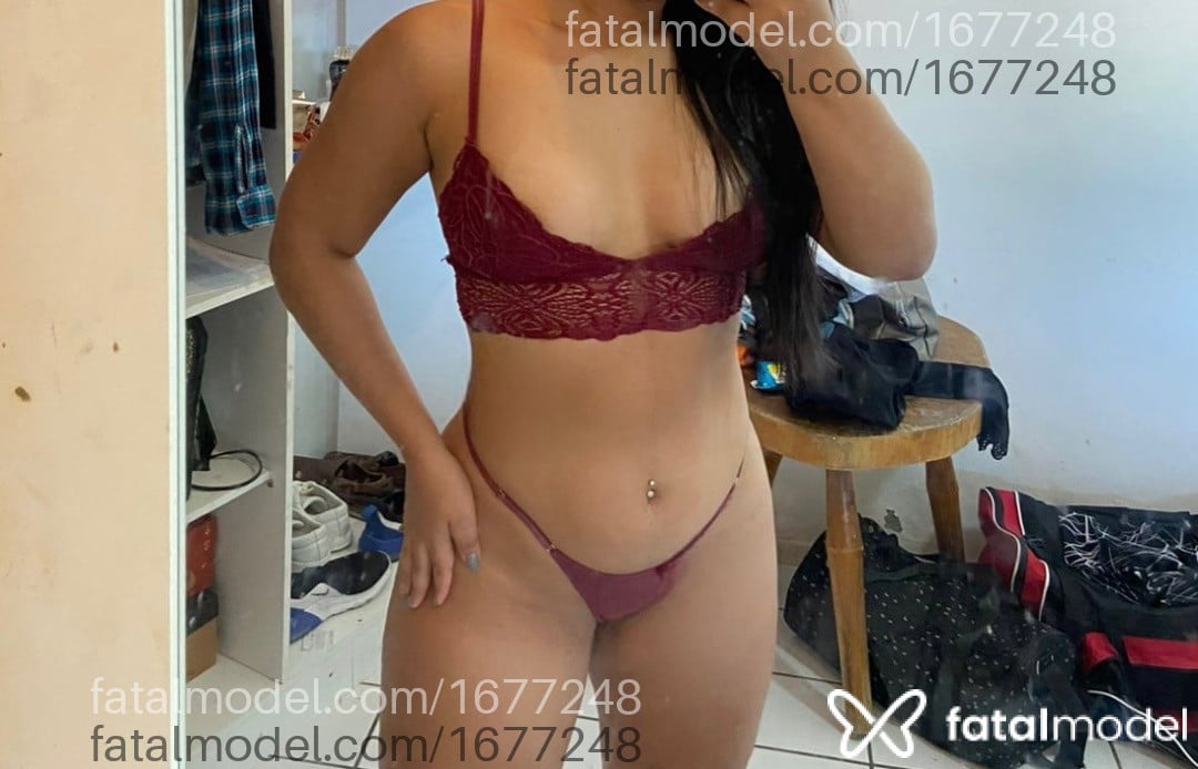 Acompanhante mulher morena (o) de olhos castanhos - Renata