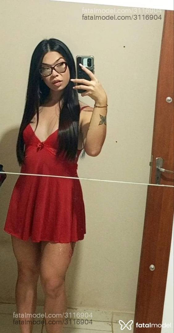 Acompanhante mulher trans morena (o) de olhos castanhos - Angeldust
