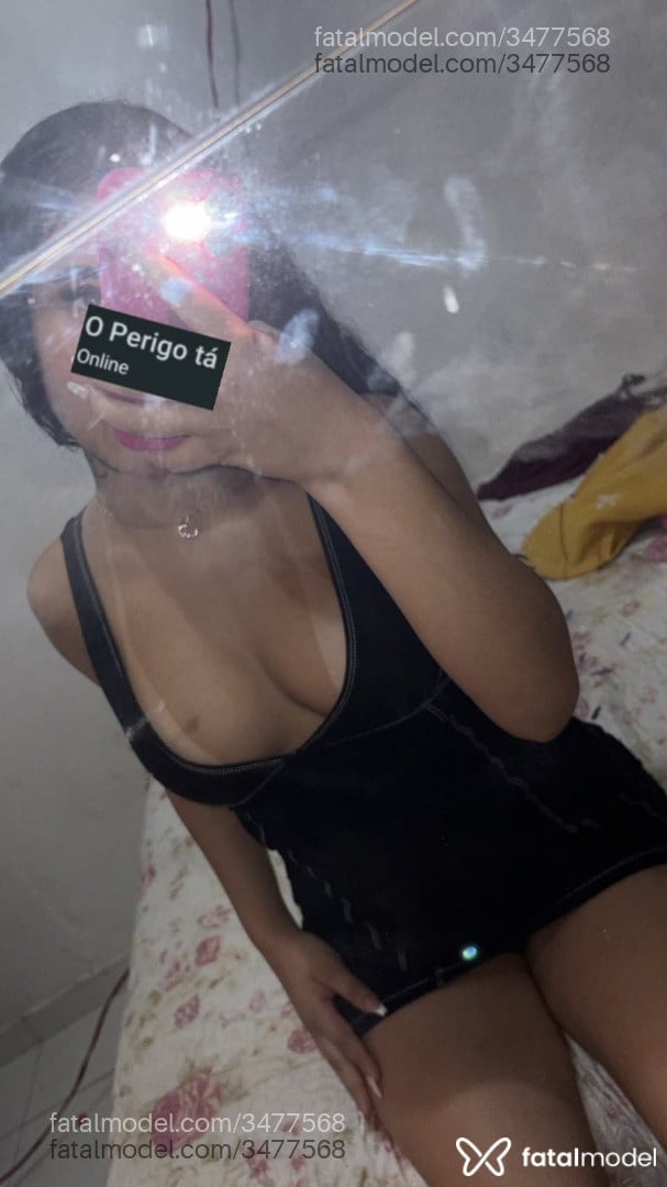 Acompanhante mulher morena (o) de olhos castanhos - Camila