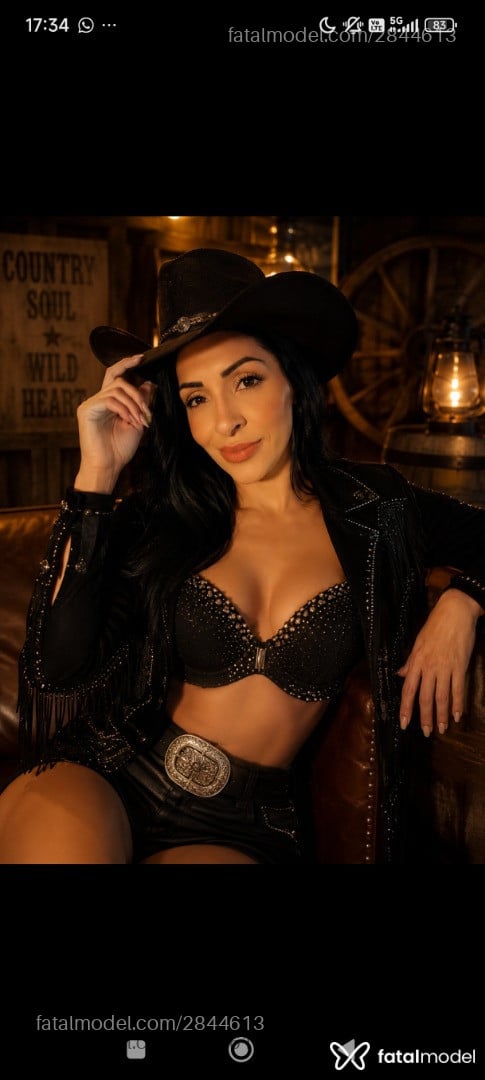 Acompanhante mulher morena (o) de olhos castanhos - Rafaela