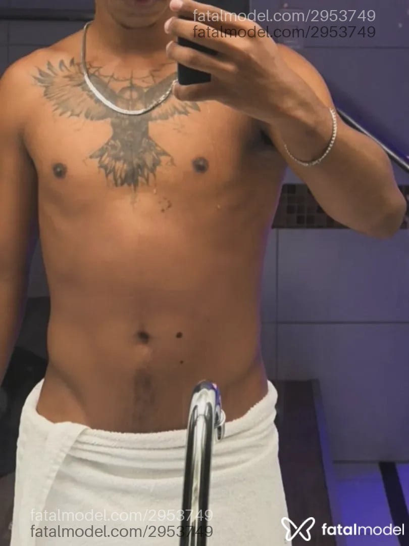 Acompanhante homem morena (o) de olhos pretos - Thiago