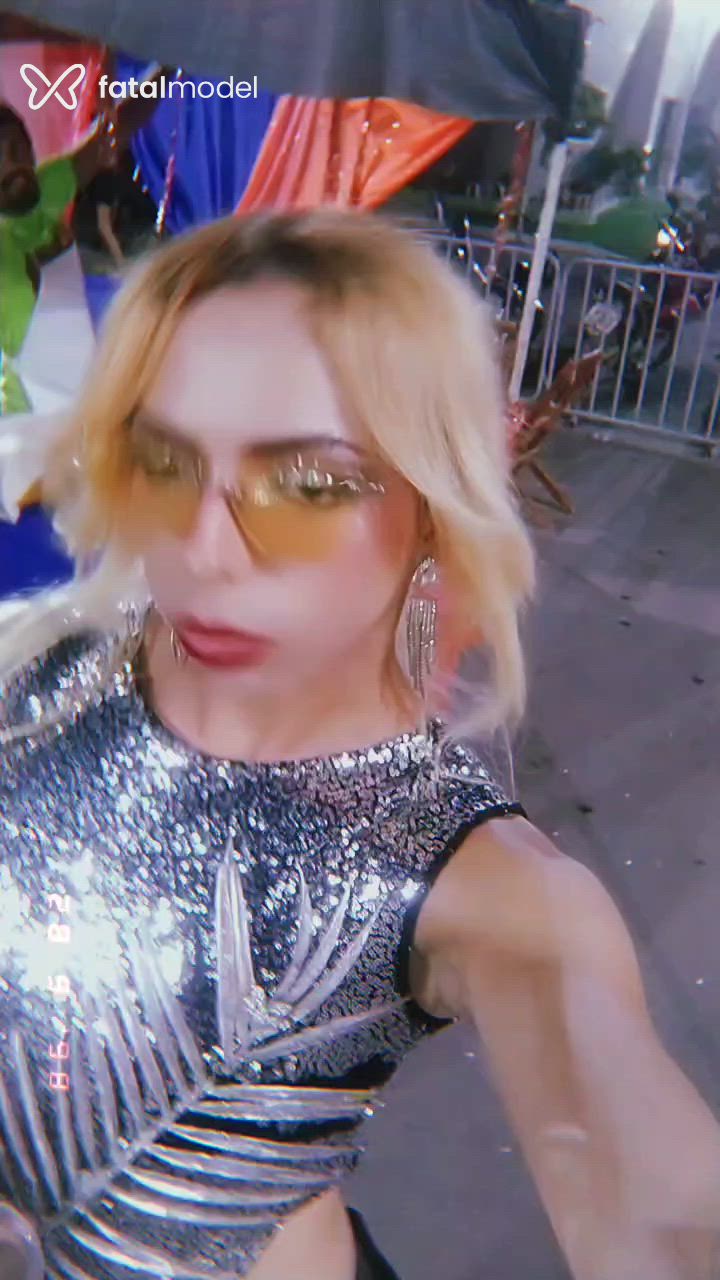 Acompanhante mulher trans loira (o) de olhos castanhos - Jullia Ferrari
