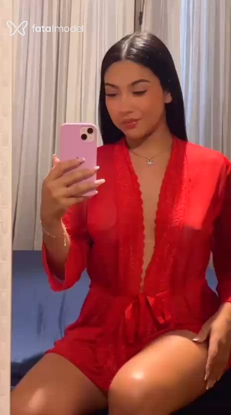 Acompanhante mulher morena (o) de olhos castanhos - Luara Castelli