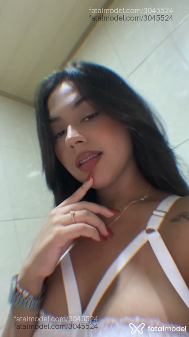 Acompanhante mulher morena (o) de olhos castanhos - Luara Castelli