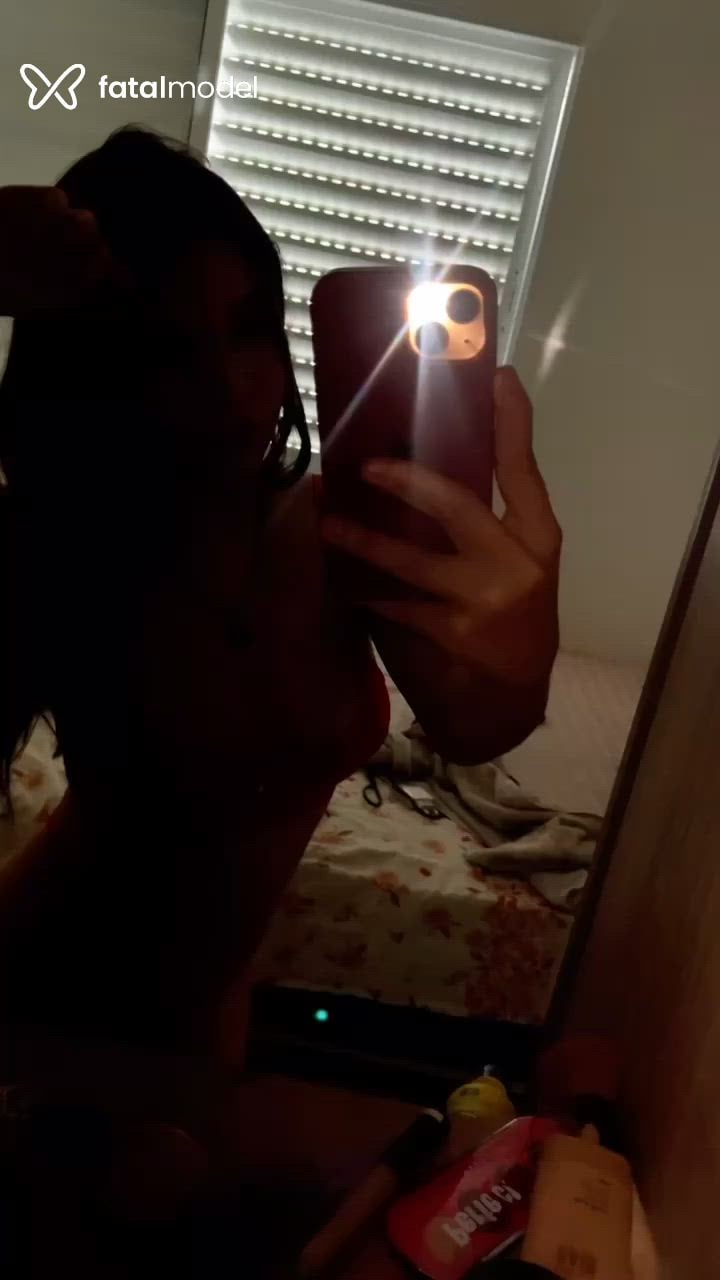 Acompanhante mulher com cabelo castanho de olhos mel - Julia