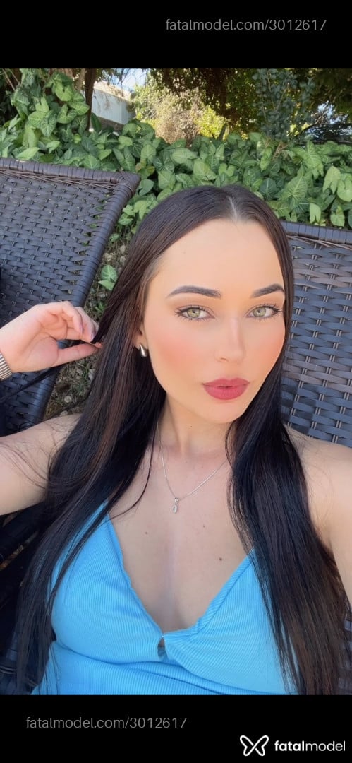 Acompanhante mulher morena (o) de olhos verdes - Catty