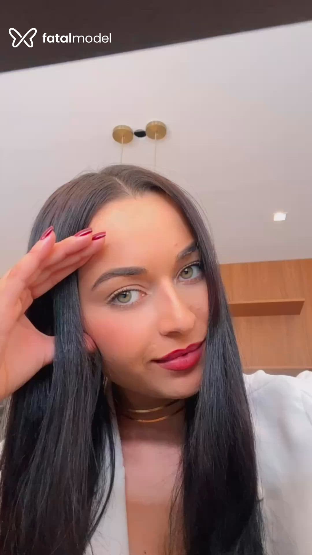 Acompanhante mulher morena (o) de olhos verdes - Catty