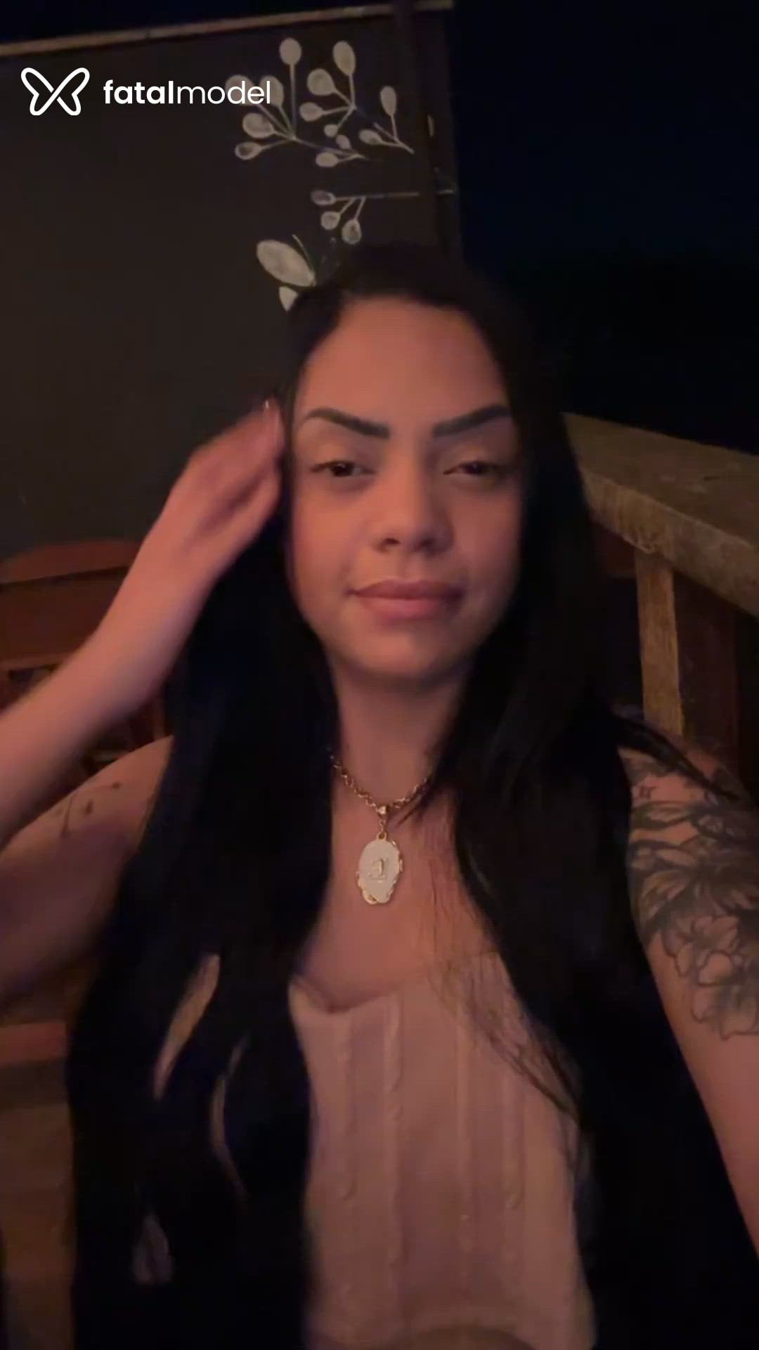 Acompanhante mulher morena (o) de olhos pretos - Sarah