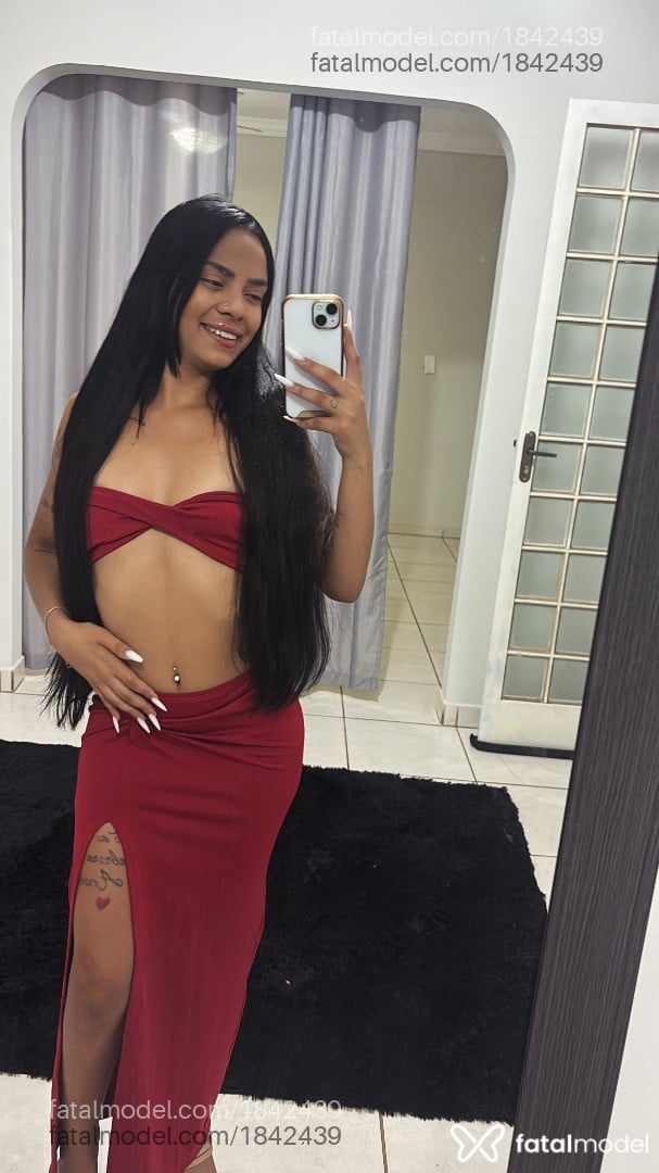 Acompanhante mulher morena (o) de olhos pretos - Sarah