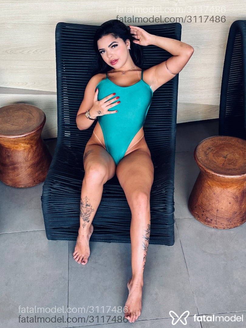 Acompanhante mulher morena (o) de olhos mel - Mel Mello